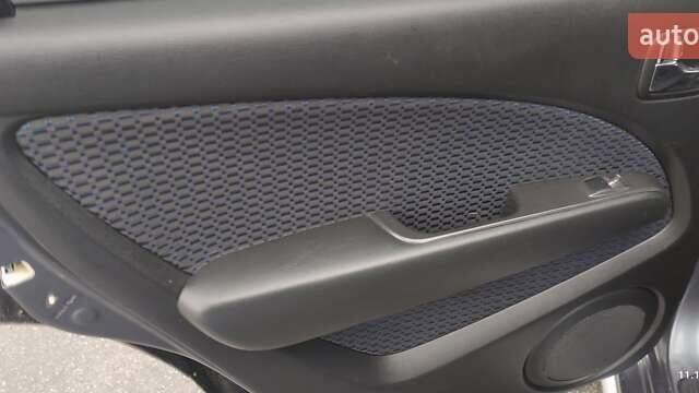 Серый Мицубиси Аутлендер, объемом двигателя 2 л и пробегом 200 тыс. км за 5999 $, фото 16 на Automoto.ua