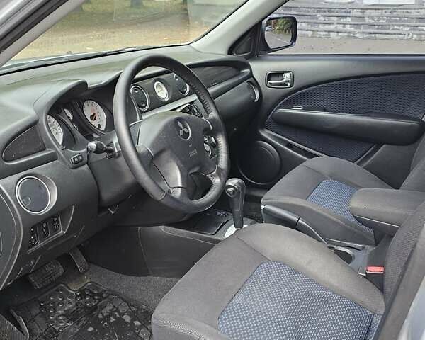 Міцубісі Аутлендер 2008 у Києві на Automoto.ua Сірий Міцубісі Аутлендер, об'ємом двигуна 2.38 л та пробігом 200 тис. км за 5900 $, фото 14 на Automoto.ua