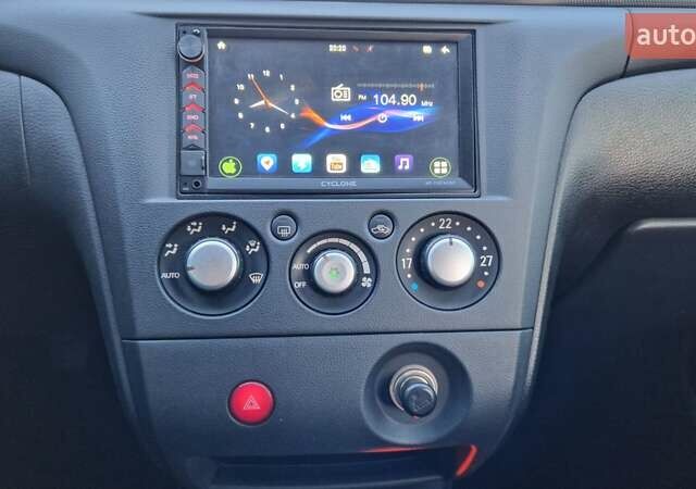 Серый Мицубиси Аутлендер, объемом двигателя 2 л и пробегом 157 тыс. км за 8300 $, фото 24 на Automoto.ua