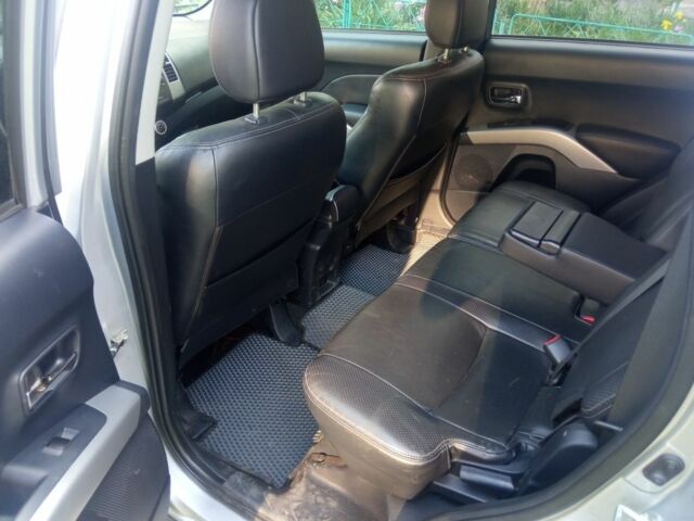 Сірий Міцубісі Аутлендер, об'ємом двигуна 2.4 л та пробігом 190 тис. км за 9200 $, фото 11 на Automoto.ua