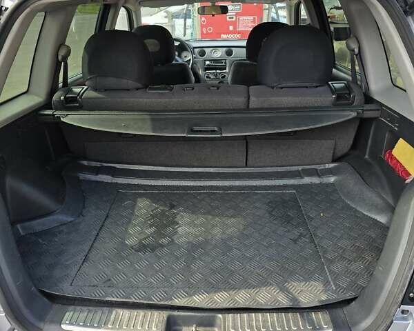 Серый Мицубиси Аутлендер, объемом двигателя 2 л и пробегом 151 тыс. км за 7500 $, фото 8 на Automoto.ua