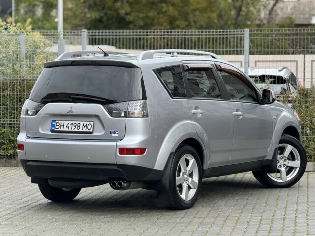 Серый Мицубиси Аутлендер, объемом двигателя 3 л и пробегом 175 тыс. км за 8500 $, фото 10 на Automoto.ua