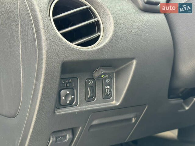 Серый Мицубиси Аутлендер, объемом двигателя 2.38 л и пробегом 254 тыс. км за 7300 $, фото 24 на Automoto.ua