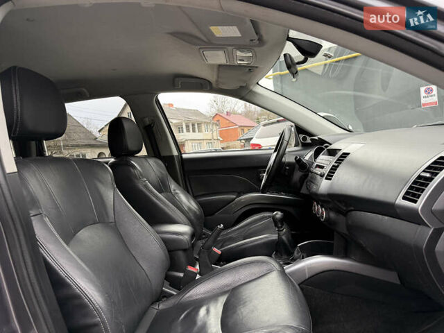 Сірий Міцубісі Аутлендер, об'ємом двигуна 2 л та пробігом 237 тис. км за 8999 $, фото 50 на Automoto.ua