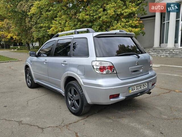Мицубиси Аутлендер 2008 в Киеве на Automoto.ua Серый Мицубиси Аутлендер, объемом двигателя 2.38 л и пробегом 200 тыс. км за 5900 $, фото 5 на Automoto.ua