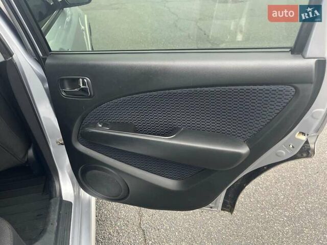 Серый Мицубиси Аутлендер, объемом двигателя 2.4 л и пробегом 324 тыс. км за 6890 $, фото 23 на Automoto.ua