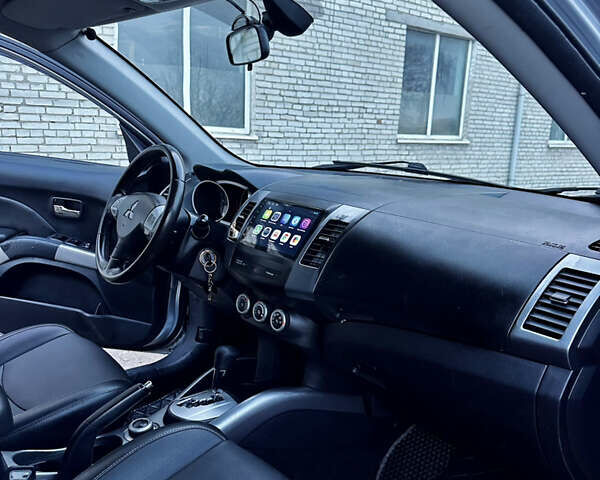 Сірий Міцубісі Аутлендер, об'ємом двигуна 2.4 л та пробігом 273 тис. км за 8400 $, фото 6 на Automoto.ua