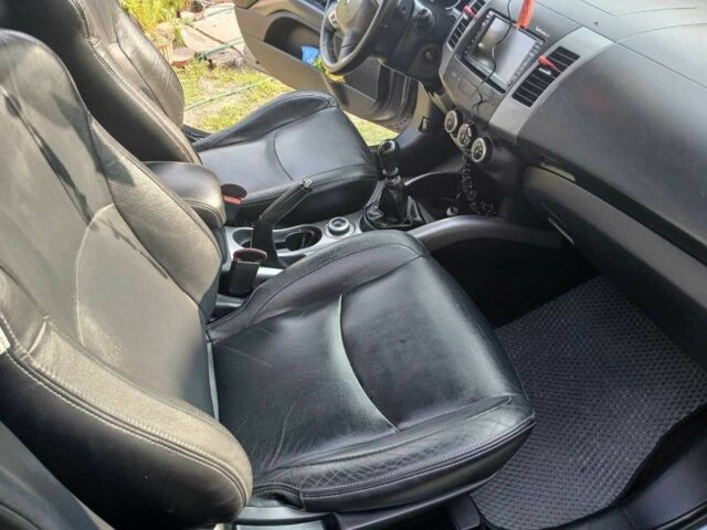 Сірий Міцубісі Аутлендер, об'ємом двигуна 2.2 л та пробігом 270 тис. км за 9800 $, фото 8 на Automoto.ua