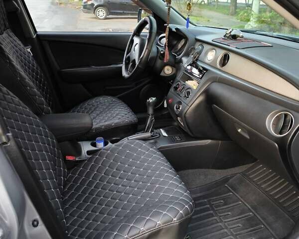 Сірий Міцубісі Аутлендер, об'ємом двигуна 2 л та пробігом 161 тис. км за 7500 $, фото 10 на Automoto.ua