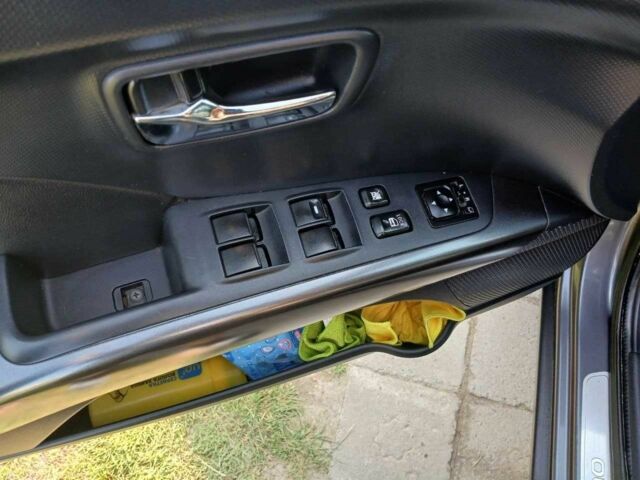 Сірий Міцубісі Аутлендер, об'ємом двигуна 2.2 л та пробігом 270 тис. км за 9800 $, фото 17 на Automoto.ua