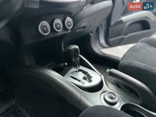 Серый Мицубиси Аутлендер, объемом двигателя 2.4 л и пробегом 61 тыс. км за 11300 $, фото 36 на Automoto.ua