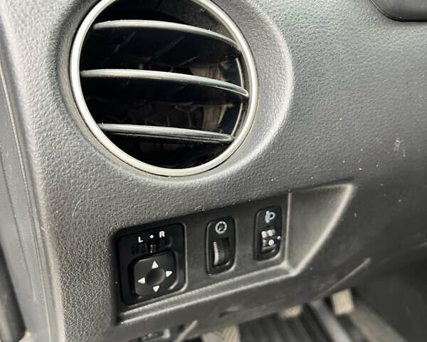 Серый Мицубиси Аутлендер, объемом двигателя 2 л и пробегом 209 тыс. км за 7200 $, фото 14 на Automoto.ua