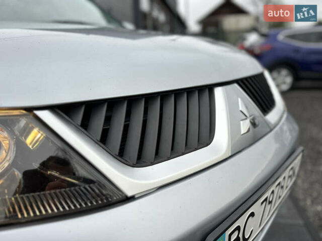 Серый Мицубиси Аутлендер, объемом двигателя 2.4 л и пробегом 61 тыс. км за 11300 $, фото 17 на Automoto.ua