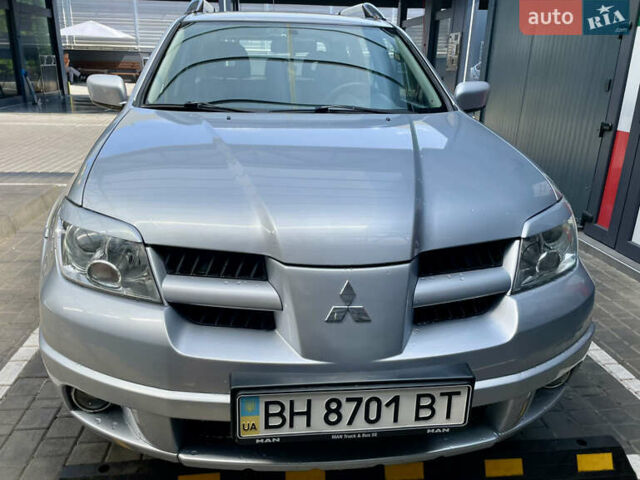 Сірий Міцубісі Аутлендер, об'ємом двигуна 2 л та пробігом 130 тис. км за 8500 $, фото 6 на Automoto.ua