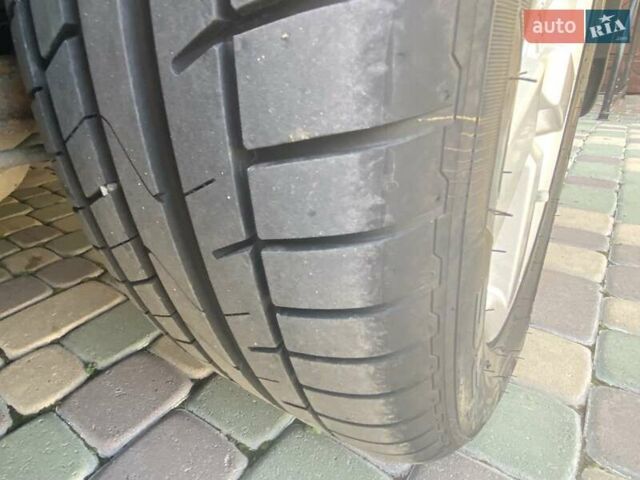 Серый Мицубиси Аутлендер, объемом двигателя 3 л и пробегом 232 тыс. км за 9200 $, фото 11 на Automoto.ua