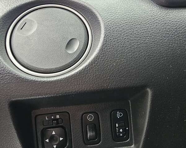 Сірий Міцубісі Аутлендер, об'ємом двигуна 2.38 л та пробігом 230 тис. км за 5400 $, фото 14 на Automoto.ua