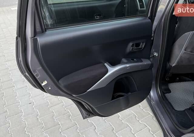 Серый Мицубиси Аутлендер, объемом двигателя 2.4 л и пробегом 174 тыс. км за 9599 $, фото 18 на Automoto.ua