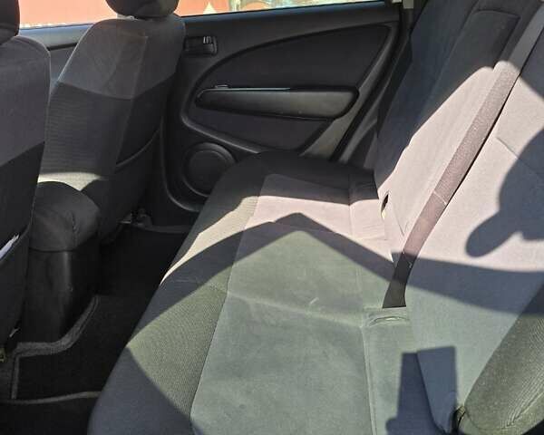 Серый Мицубиси Аутлендер, объемом двигателя 2 л и пробегом 151 тыс. км за 7500 $, фото 10 на Automoto.ua