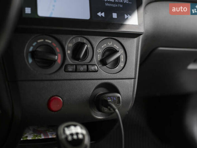 Сірий Міцубісі Аутлендер, об'ємом двигуна 2 л та пробігом 258 тис. км за 5650 $, фото 25 на Automoto.ua