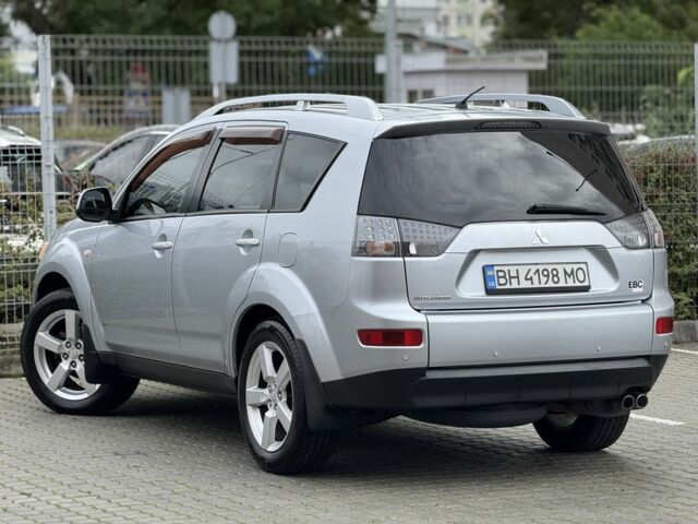Серый Мицубиси Аутлендер, объемом двигателя 3 л и пробегом 175 тыс. км за 8500 $, фото 8 на Automoto.ua