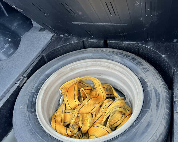 Серый Мицубиси Аутлендер, объемом двигателя 2 л и пробегом 209 тыс. км за 7200 $, фото 24 на Automoto.ua