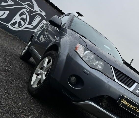 Серый Мицубиси Аутлендер, объемом двигателя 2 л и пробегом 339 тыс. км за 4949 $, фото 1 на Automoto.ua