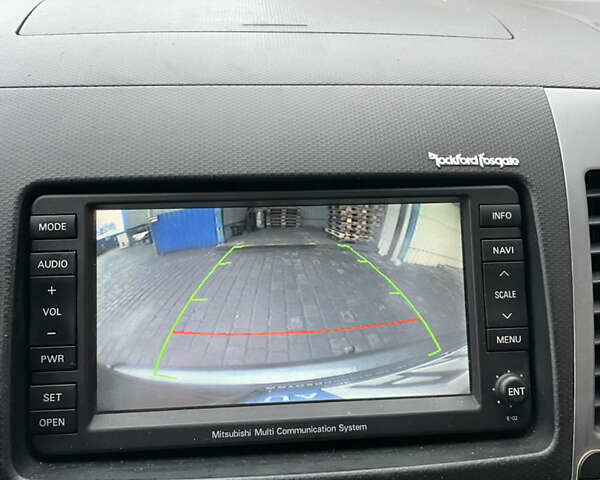 Серый Мицубиси Аутлендер, объемом двигателя 2.01 л и пробегом 345 тыс. км за 8100 $, фото 13 на Automoto.ua