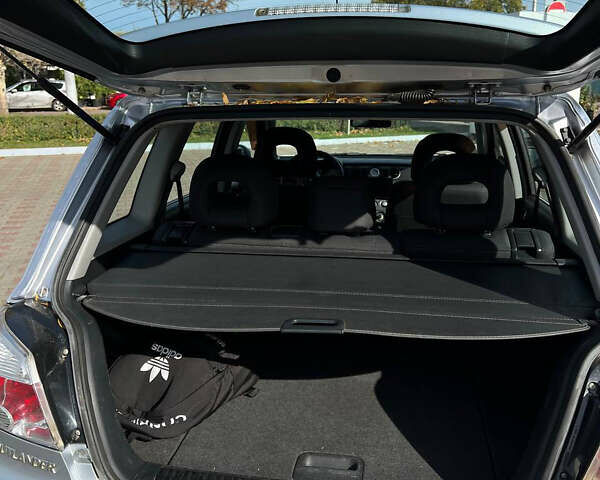 Сірий Міцубісі Аутлендер, об'ємом двигуна 2 л та пробігом 214 тис. км за 6900 $, фото 11 на Automoto.ua