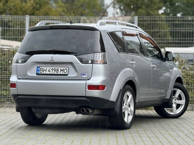 Серый Мицубиси Аутлендер, объемом двигателя 3 л и пробегом 175 тыс. км за 8500 $, фото 12 на Automoto.ua