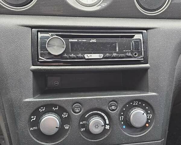 Сірий Міцубісі Аутлендер, об'ємом двигуна 2.38 л та пробігом 230 тис. км за 5400 $, фото 12 на Automoto.ua