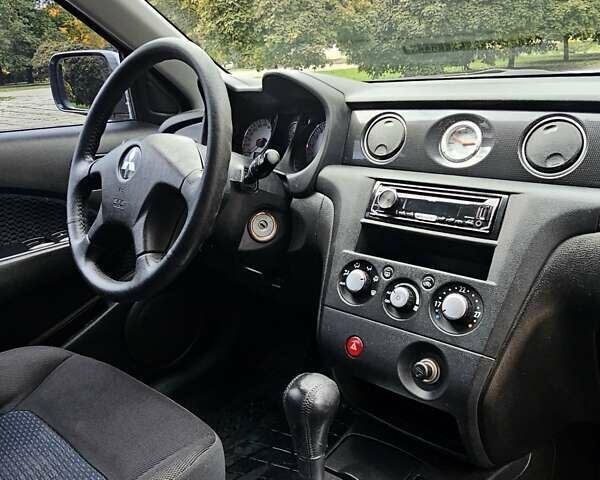 Міцубісі Аутлендер 2008 у Києві на Automoto.ua Сірий Міцубісі Аутлендер, об'ємом двигуна 2.38 л та пробігом 200 тис. км за 5900 $, фото 26 на Automoto.ua