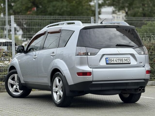 Серый Мицубиси Аутлендер, объемом двигателя 3 л и пробегом 175 тыс. км за 8500 $, фото 11 на Automoto.ua