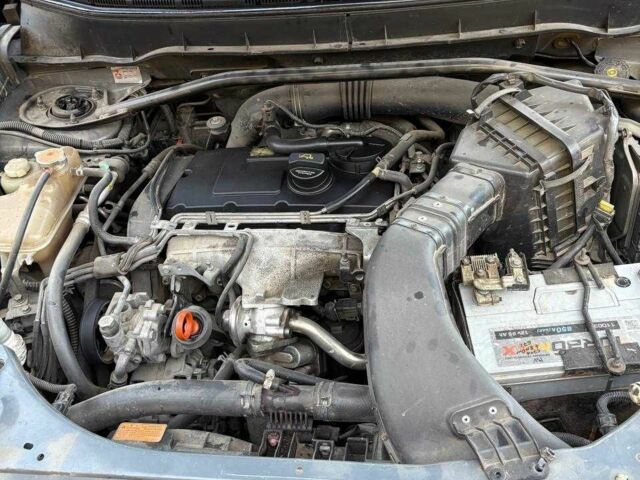 Міцубісі Аутлендер 2008 у Муровані курилівці на Automoto.ua Сірий Міцубісі Аутлендер, об'ємом двигуна 2 л та пробігом 203 тис. км за 8999 $, фото 13 на Automoto.ua