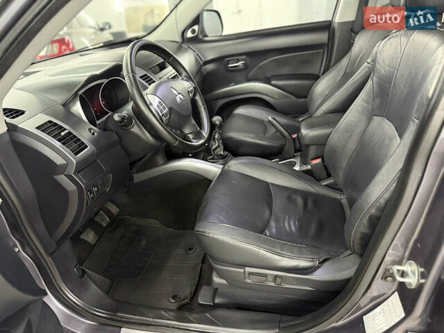 Сірий Міцубісі Аутлендер, об'ємом двигуна 2 л та пробігом 235 тис. км за 8950 $, фото 30 на Automoto.ua