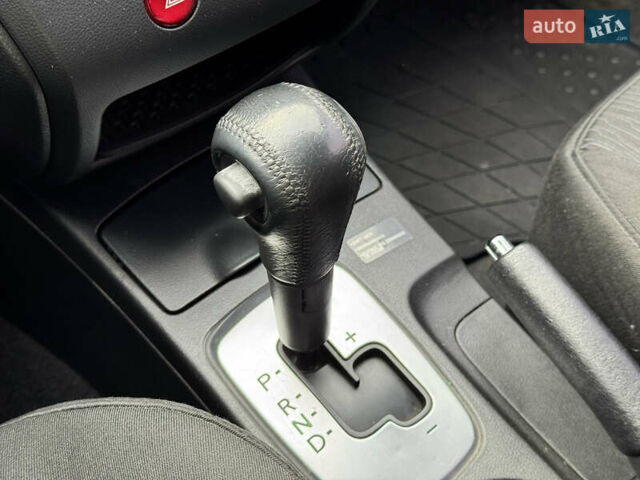 Серый Мицубиси Аутлендер, объемом двигателя 2.38 л и пробегом 254 тыс. км за 7300 $, фото 26 на Automoto.ua