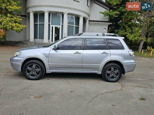 Мицубиси Аутлендер 2008 в Киеве на Automoto.ua Серый Мицубиси Аутлендер, объемом двигателя 2.38 л и пробегом 200 тыс. км за 5900 $, фото 9 на Automoto.ua