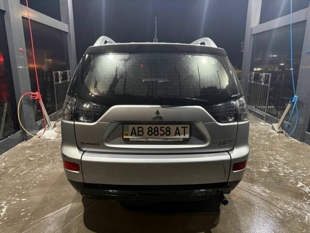 Серый Мицубиси Аутлендер, объемом двигателя 2.4 л и пробегом 208 тыс. км за 7600 $, фото 3 на Automoto.ua