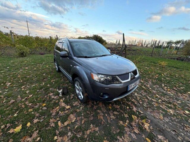 Міцубісі Аутлендер 2008 у Муровані курилівці на Automoto.ua Сірий Міцубісі Аутлендер, об'ємом двигуна 2 л та пробігом 203 тис. км за 8999 $, фото 12 на Automoto.ua