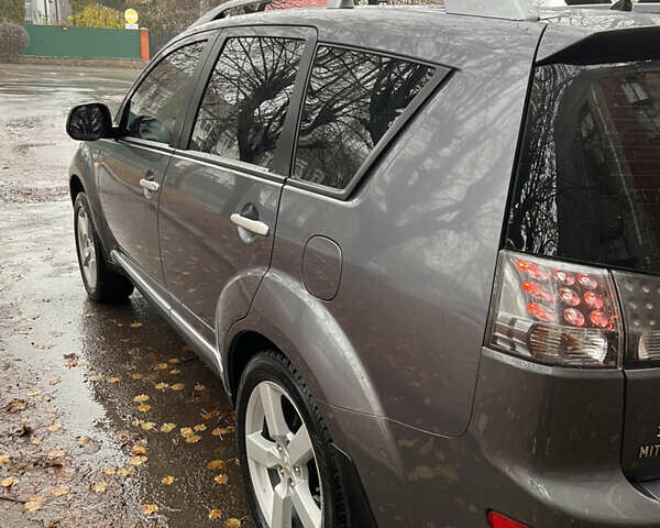 Сірий Міцубісі Аутлендер, об'ємом двигуна 3 л та пробігом 209 тис. км за 9800 $, фото 17 на Automoto.ua