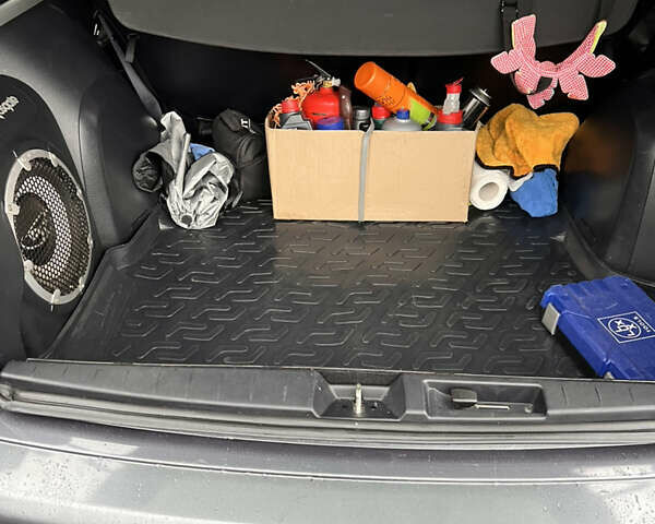 Сірий Міцубісі Аутлендер, об'ємом двигуна 3 л та пробігом 209 тис. км за 9800 $, фото 55 на Automoto.ua