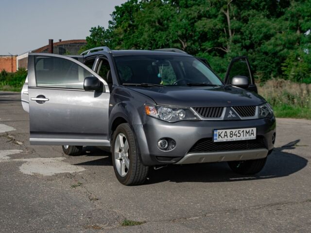 Міцубісі Аутлендер 2008 у Белой Церкве на Automoto.ua Сірий Міцубісі Аутлендер, об'ємом двигуна 2.4 л та пробігом 280 тис. км за 8000 $, фото 5 на Automoto.ua