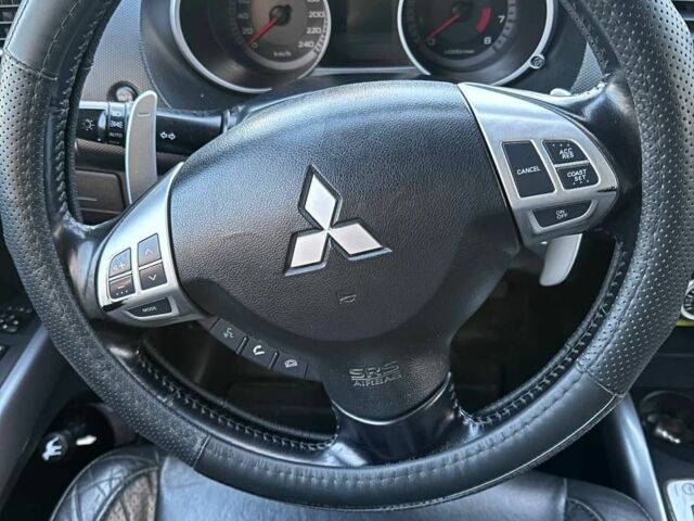 Серый Мицубиси Аутлендер, объемом двигателя 2.4 л и пробегом 321 тыс. км за 10000 $, фото 7 на Automoto.ua