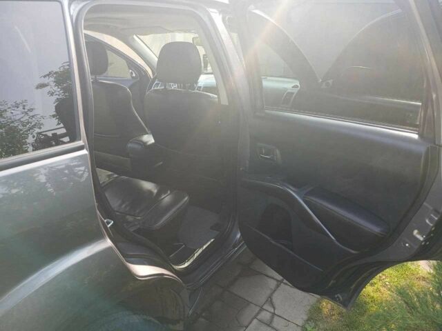 Сірий Міцубісі Аутлендер, об'ємом двигуна 2.2 л та пробігом 270 тис. км за 9800 $, фото 12 на Automoto.ua