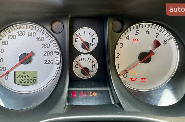 Сірий Міцубісі Аутлендер, об'ємом двигуна 2 л та пробігом 130 тис. км за 8500 $, фото 20 на Automoto.ua