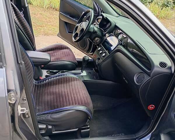 Серый Мицубиси Аутлендер, объемом двигателя 2.35 л и пробегом 342 тыс. км за 6900 $, фото 14 на Automoto.ua