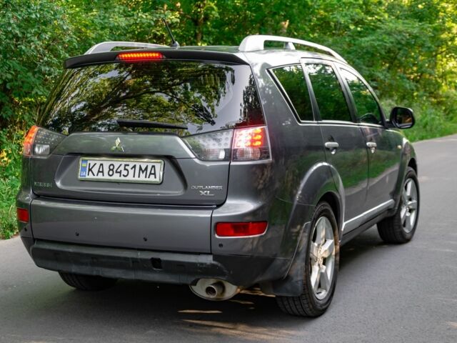 Міцубісі Аутлендер 2008 у Белой Церкве на Automoto.ua Сірий Міцубісі Аутлендер, об'ємом двигуна 2.4 л та пробігом 280 тис. км за 8000 $, фото 1 на Automoto.ua