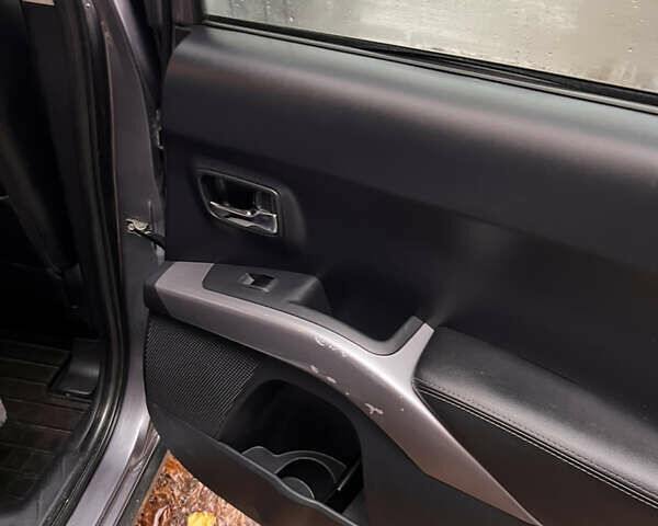 Сірий Міцубісі Аутлендер, об'ємом двигуна 3 л та пробігом 209 тис. км за 9800 $, фото 42 на Automoto.ua