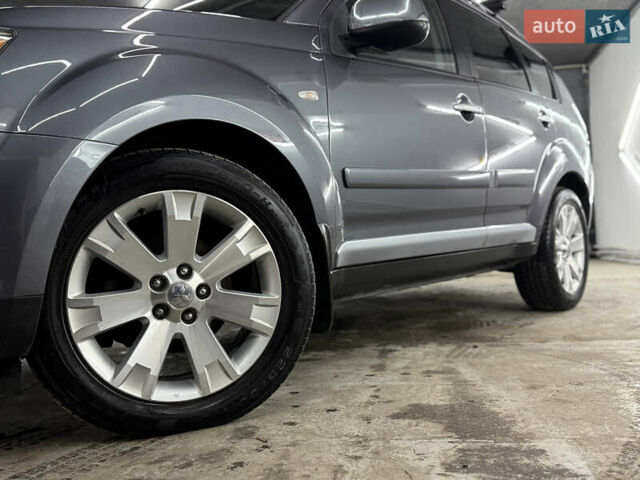 Сірий Міцубісі Аутлендер, об'ємом двигуна 2 л та пробігом 235 тис. км за 8950 $, фото 5 на Automoto.ua