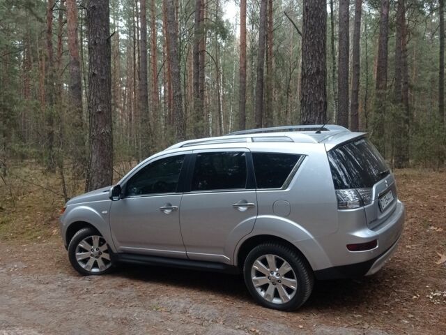 Сірий Міцубісі Аутлендер, об'ємом двигуна 2.4 л та пробігом 190 тис. км за 9200 $, фото 2 на Automoto.ua