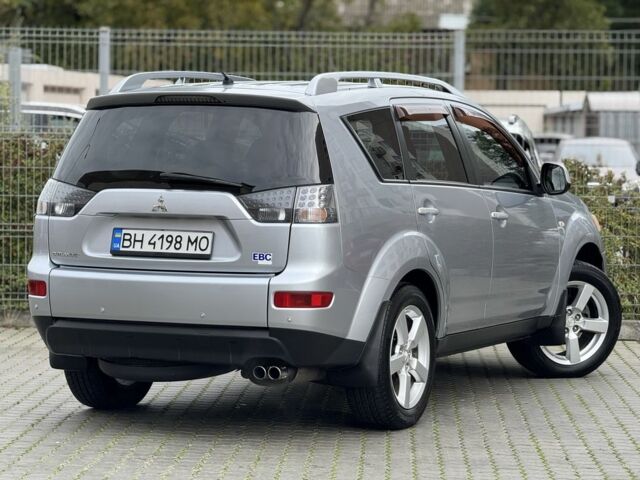 Серый Мицубиси Аутлендер, объемом двигателя 3 л и пробегом 175 тыс. км за 8500 $, фото 9 на Automoto.ua